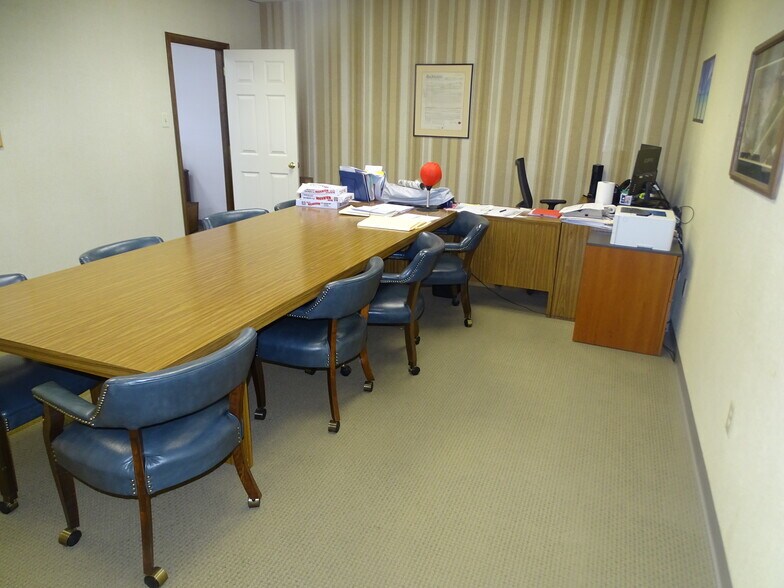 More Photos Of 735 Street Rd, Southampton Medical For Lease