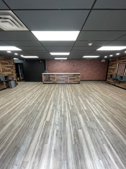 More Photos Of 4814-4818 Mcknight Rd, Pittsburgh Freestanding For Lease