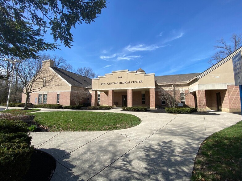 More Photos Of 460 W Central Ave, Delaware Unknown For Lease