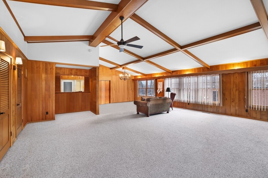 More Photos Of 520 2nd St, Excelsior Funeral Home For Sale