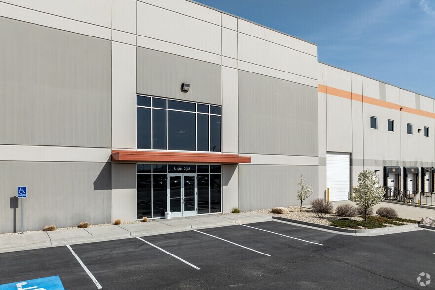 More Photos Of 350 N John Glenn Rd, Salt Lake City Distribution For Lease