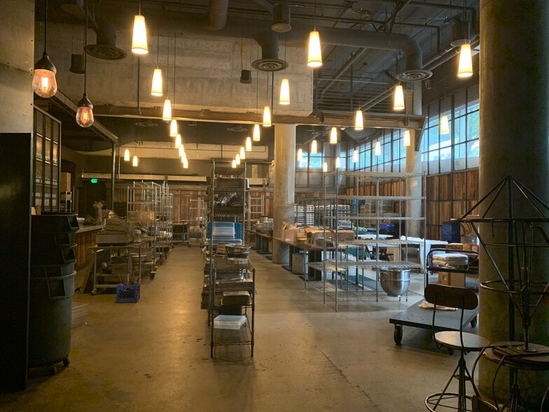 More Photos Of 10608-10700 NE 4th St, Bellevue Apartments For Lease