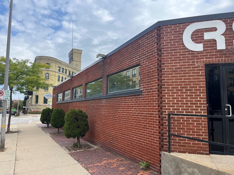 More Photos Of 1776 N Water St, Milwaukee Office For Lease