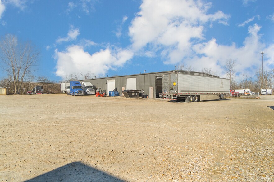 More Photos Of 4240 Lisa Dr, Tipp City Warehouse For Lease