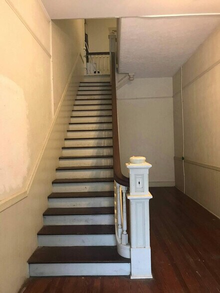 More Photos Of 415 Dewey St, Waycross Apartments For Sale