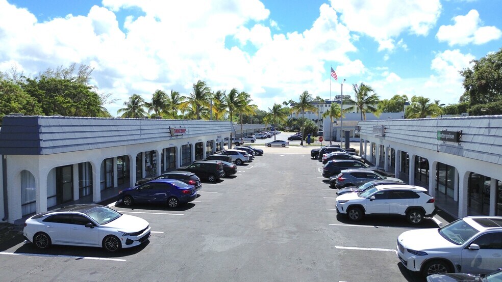 More Photos Of 833 S Federal Hwy, Dania Unknown For Lease