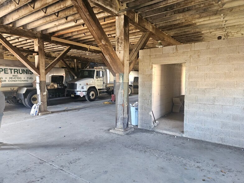 More Photos Of 173 Water St, Bridgeton Warehouse For Sale