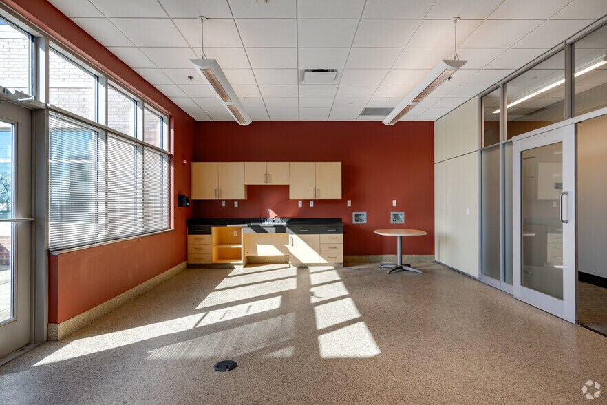 More Photos Of 11411 E Jefferson Ave, Detroit Office For Sale