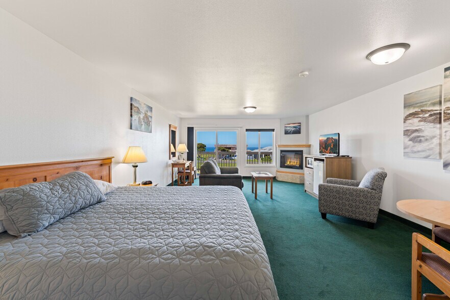 More Photos Of 1865 Beach Loop Dr, Bandon Hotel For Sale