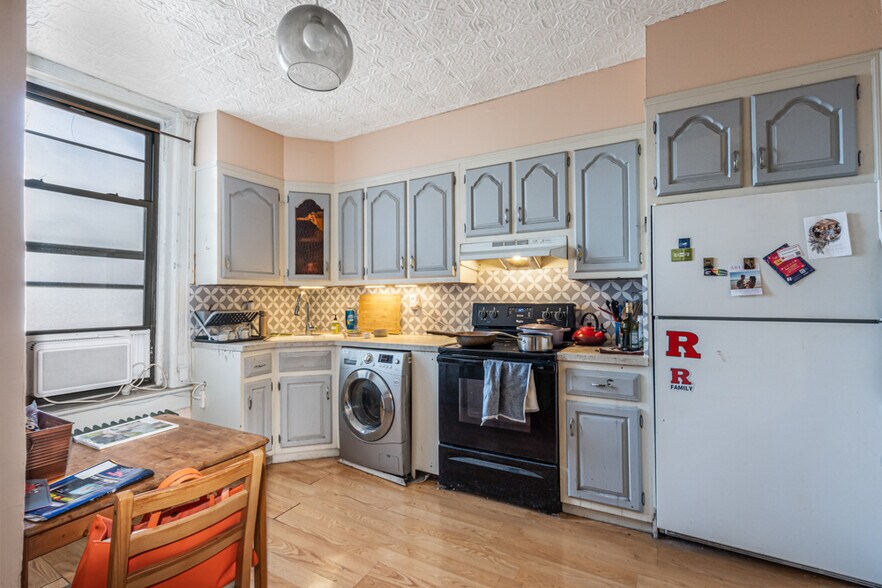 More Photos Of 656 Henry St, Brooklyn Apartments For Sale