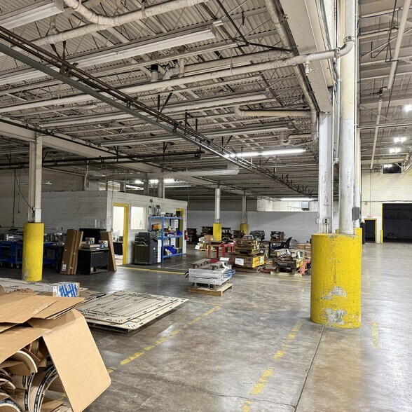 More Photos Of 2100 Cedar St, Fremont Distribution For Lease