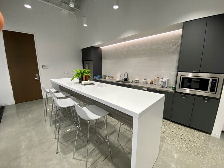 More Photos Of 18565-18575 Jamboree Rd, Irvine Office For Lease