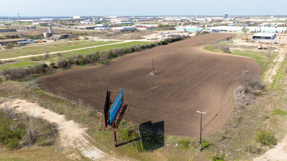 More Photos Of 2520 General Bruce dr, Temple Land For Lease