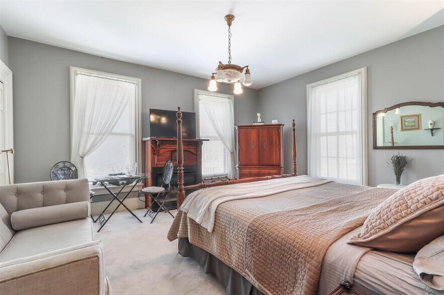 More Photos Of E3192 Apple Tree Ln, Waupaca Hospitality For Sale