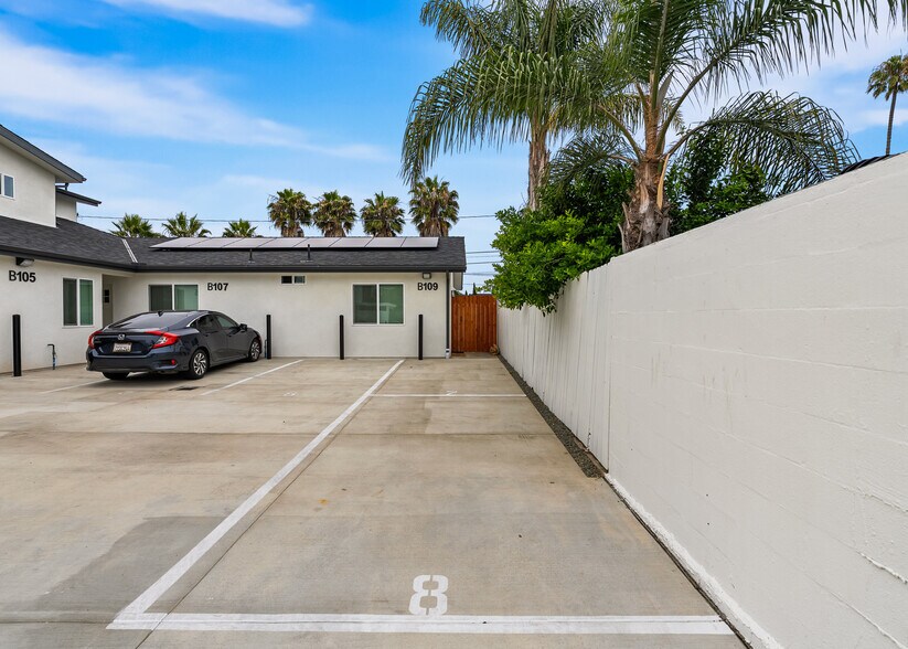 More Photos Of 758 W 20th St, Costa Mesa Apartments For Sale