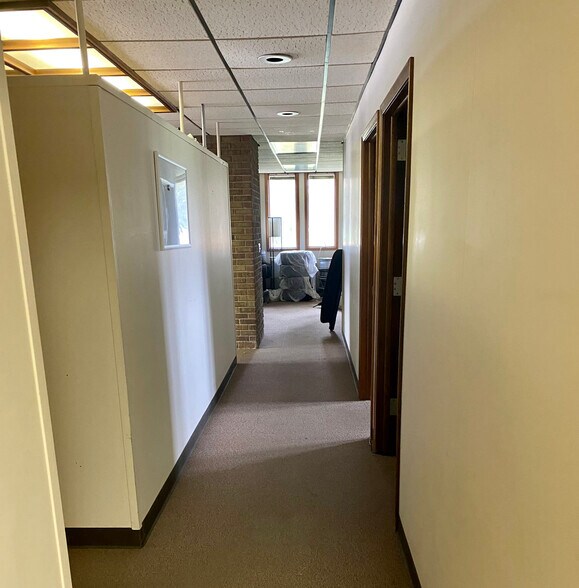 More Photos Of 3850 Capital City Blvd, Lansing Airplane Hangar For Lease