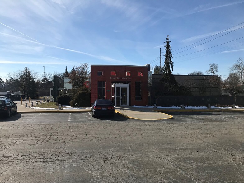 More Photos Of 1403-1431 Business Center Ct, Dayton Light Distribution For Sale