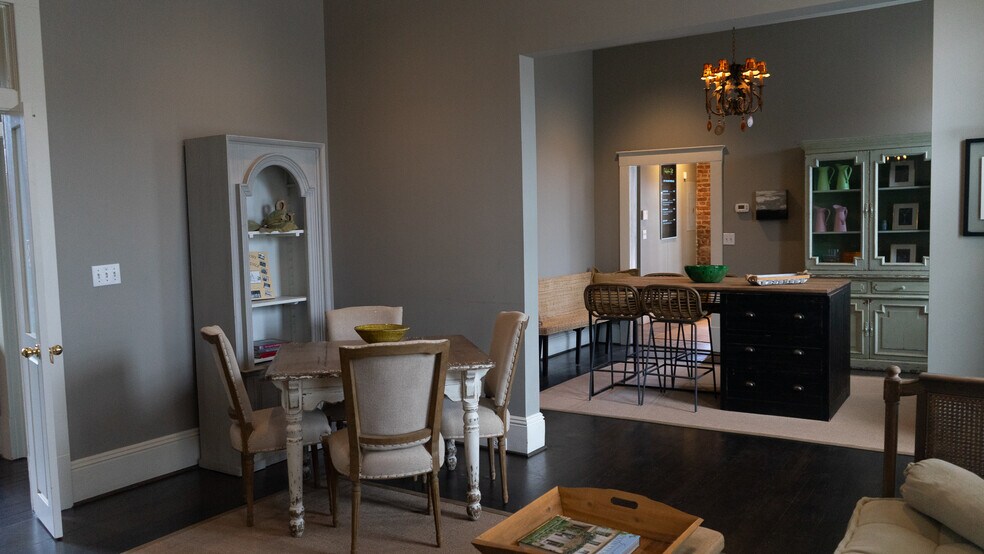 More Photos Of 4036 5th Ave S, Birmingham Office For Sale