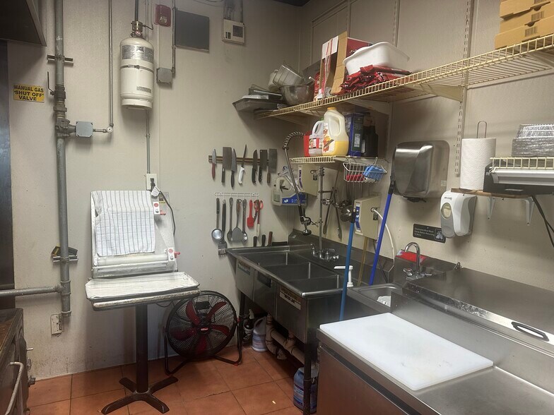 More Photos Of 9160 NW 122nd St, Hialeah Restaurant For Sale