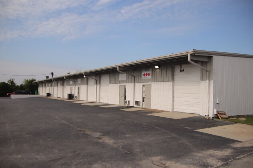 More Photos Of 111 Northway Rd, Columbia Warehouse For Lease