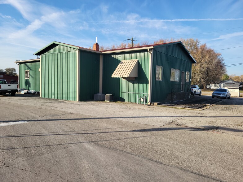 More Photos Of 755 E Hamilton Ave, Franklin Office For Sale