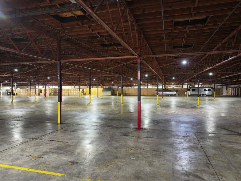 More Photos Of 301 Trade St, Danville Warehouse For Sale
