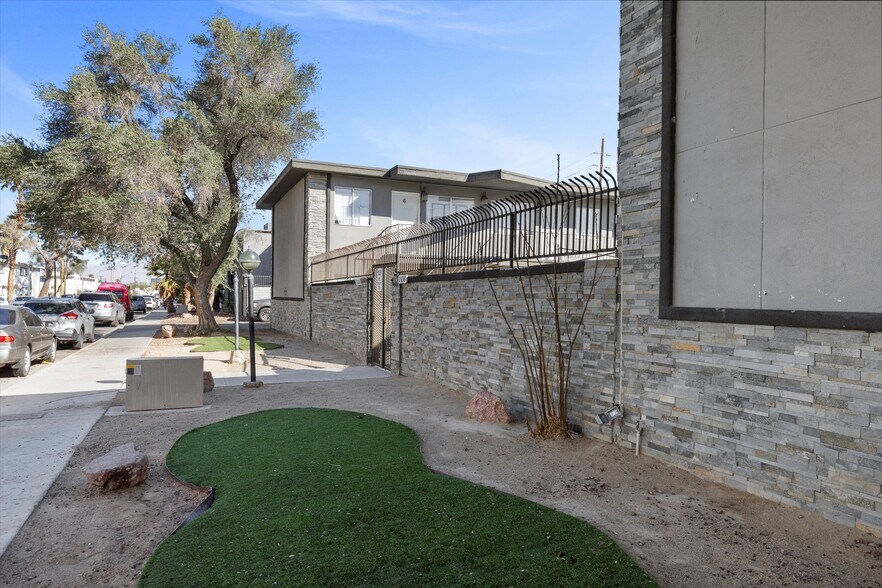 More Photos Of , Las Vegas Multifamily For Sale