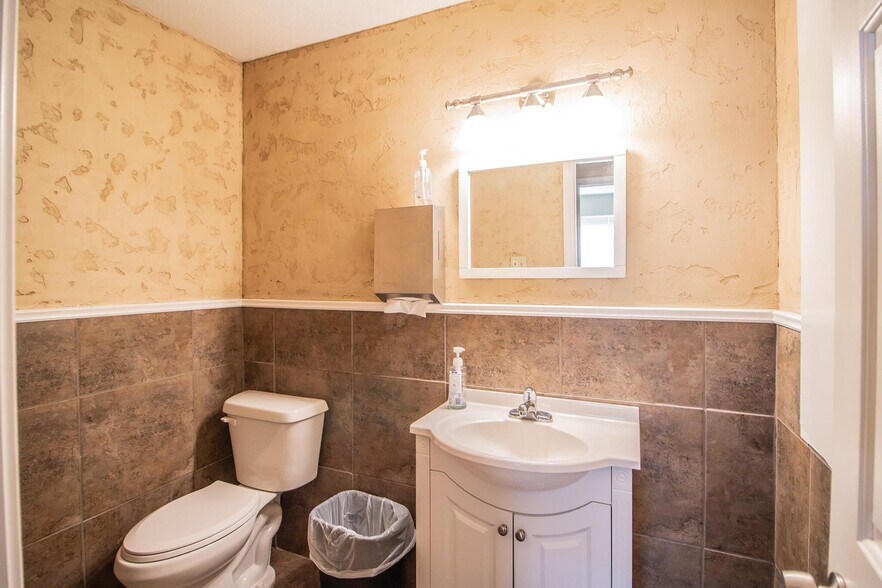 More Photos Of 1601 44th St, Lubbock Religious Facility For Sale