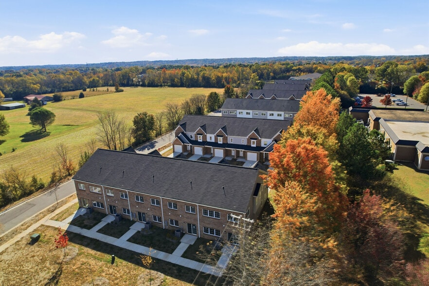 More Photos Of 13701 Erwin Rd, Charlotte Multifamily For Sale