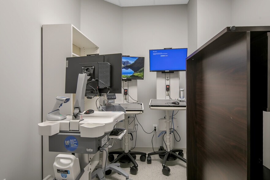 More Photos Of 7 E Duncan St, Lillington Medical For Sale