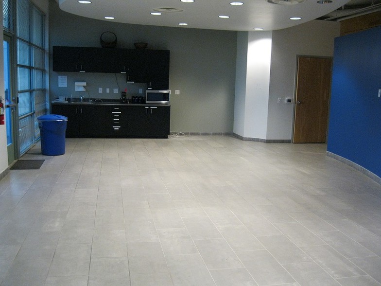 More Photos Of 7710 W Cheyenne Ave, Las Vegas Industrial For Sale