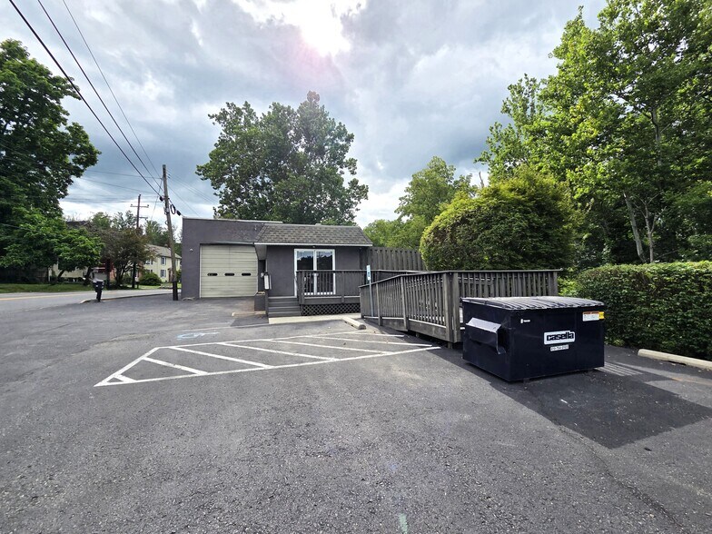 More Photos Of 140 Gravel Pike, Green Lane Industrial For Lease