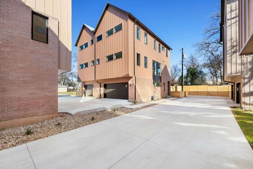 More Photos Of 3528 Gonzales st, Austin Land For Sale