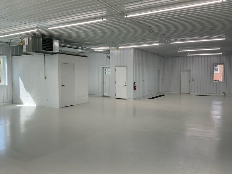 More Photos Of 112 1st St, Perrysville Flex For Lease