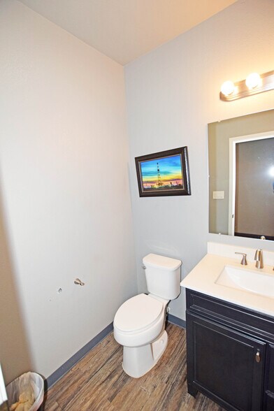 More Photos Of 10503 W County Rd 72, Midland Warehouse For Lease