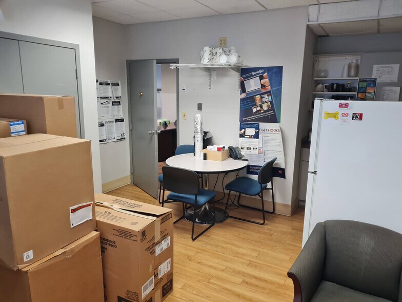 More Photos Of 44-52 Sudbrook Ln, Pikesville Unknown For Lease