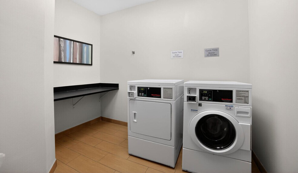 More Photos Of 1945 W Southwest Loop 323, Tyler Hotel For Sale