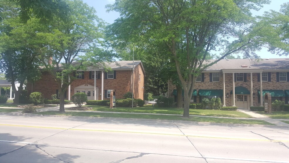 More Photos Of W62N244 Washington Ave, Cedarburg Unknown For Lease