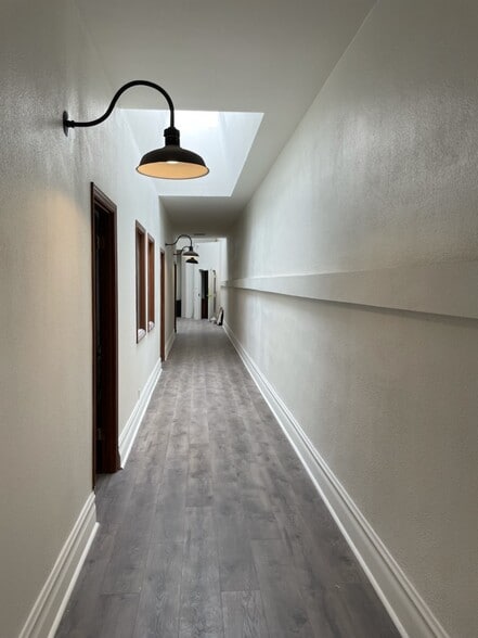 More Photos Of 412 W 4th St, Santa Ana Storefront Retail Office For Lease