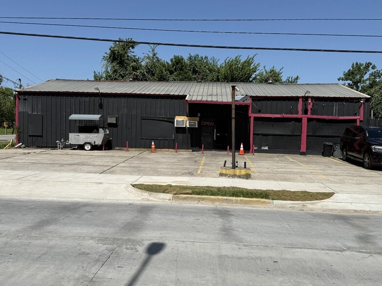 More Photos Of 8930 Scott St, Houston Warehouse For Sale