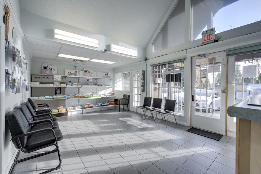 More Photos Of 3711-3763 Delbrook Ave, North Vancouver General Retail For Lease