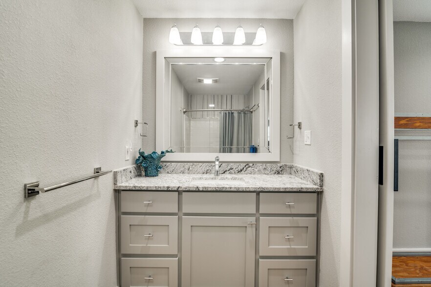 More Photos Of Richland Chambers Lake, Streetman Land For Sale