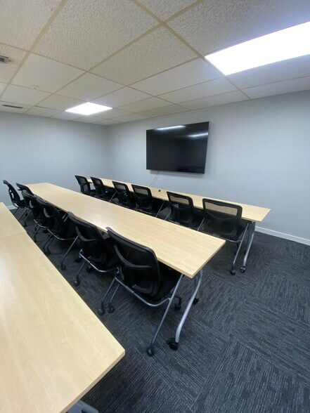 More Photos Of 136 Carbonton Rd, Sanford Office For Lease