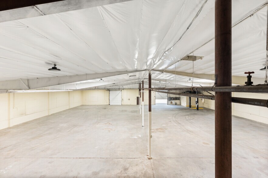 More Photos Of 3265 E 59th St, Long Beach Warehouse For Sale