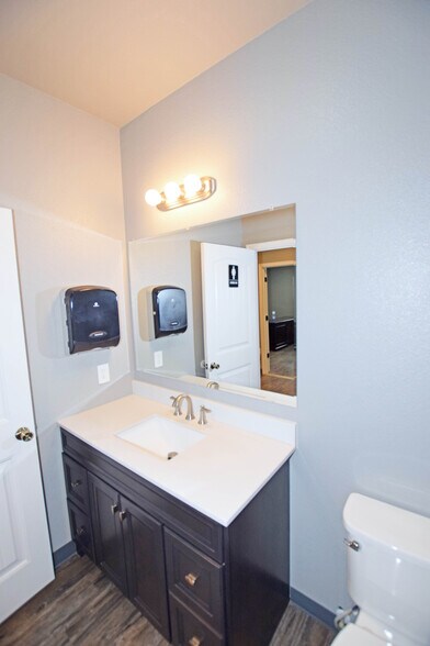 More Photos Of 10503 W County Rd 72, Midland Warehouse For Lease