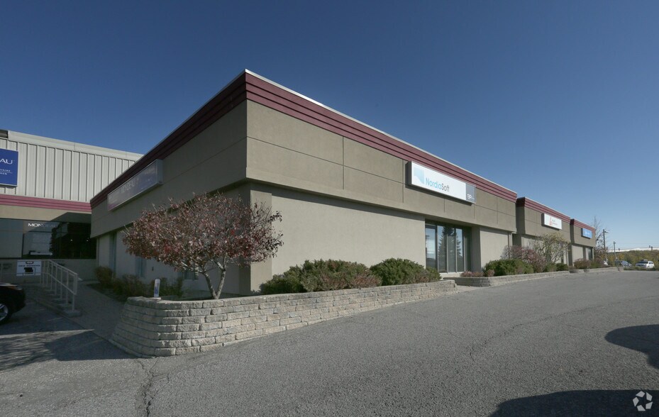 More Photos Of 130 Rue Jean-Proulx, Gatineau Light Distribution For Lease