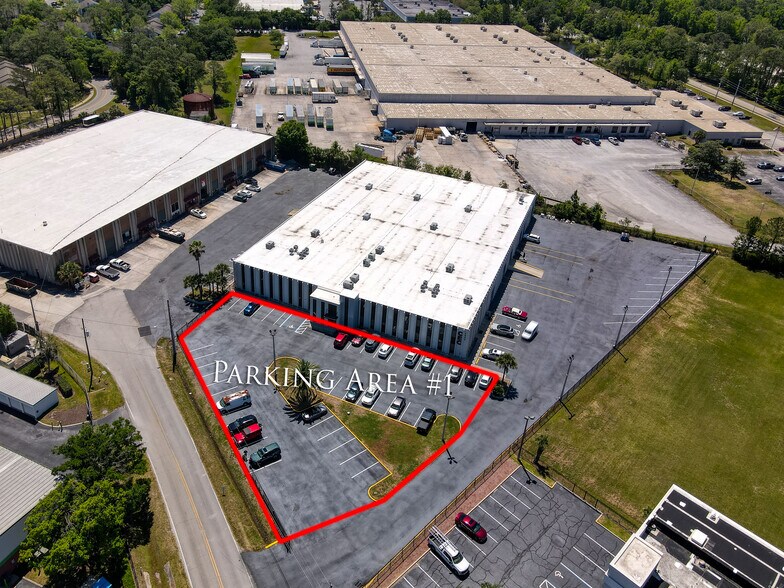 More Photos Of 8282 Western Way Cir, Jacksonville Warehouse For Lease