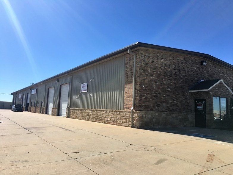 Primary Photo Of 100 NW 142nd St, Edmond Warehouse For Lease