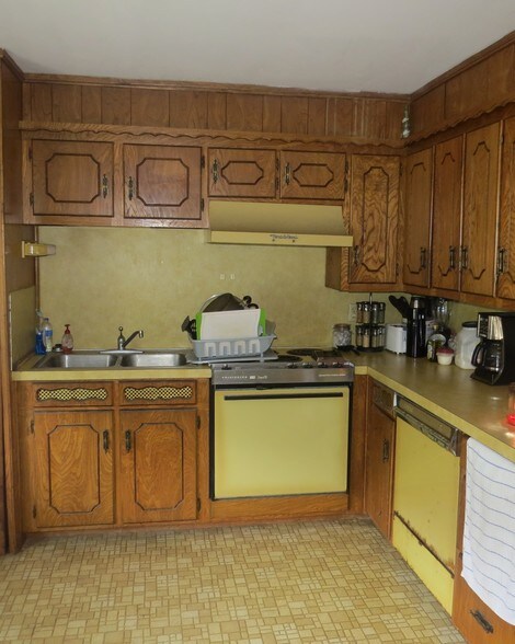 More Photos Of 3336 S Commerce St, Ardmore Self Storage For Sale