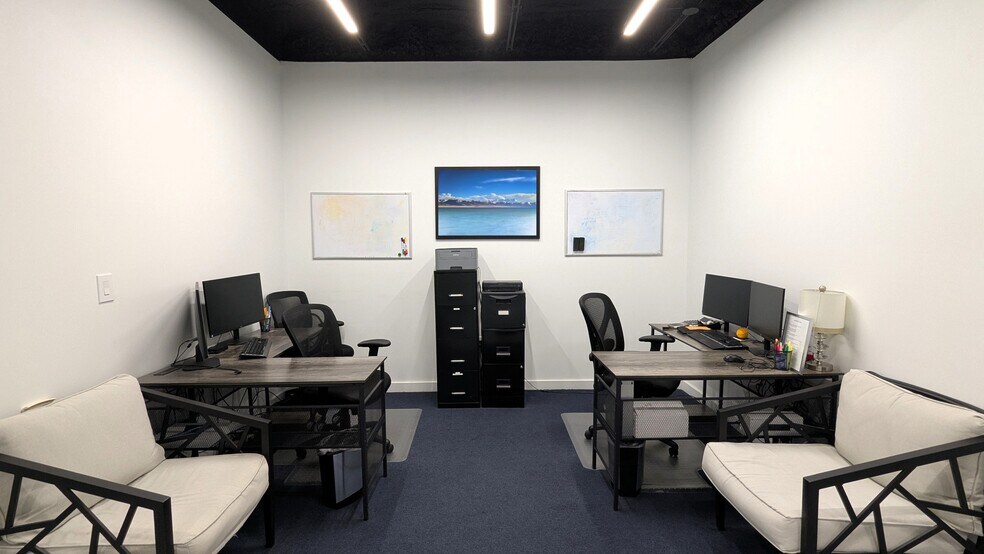 More Photos Of 208 S Cottonwood Dr, Richardson Medical For Lease